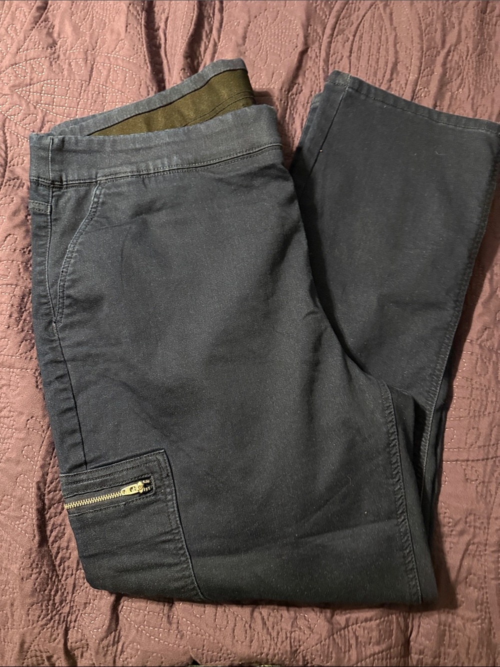 Women’s Cargo Jeans with Zippered Thigh Pocket
